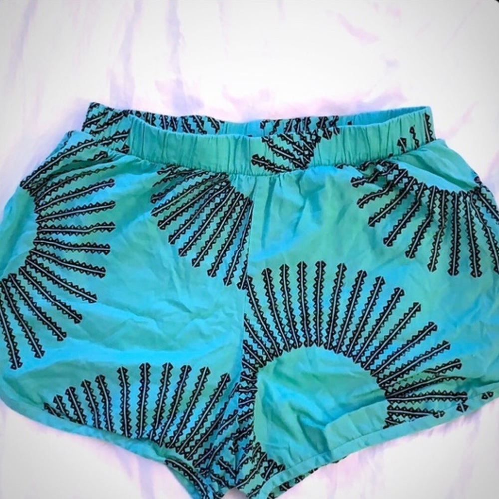 Manaola Shorts